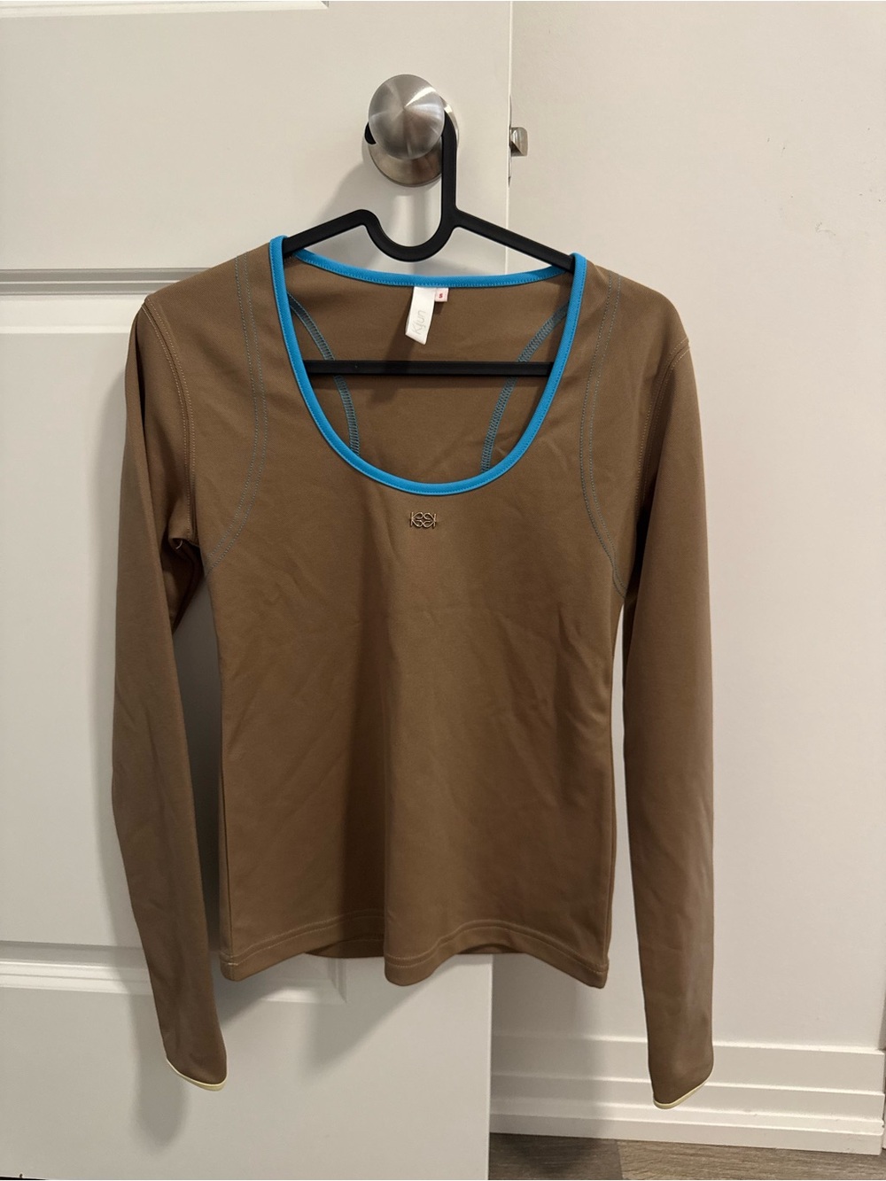Kijun Scoop Neck Tee with Blue Trim